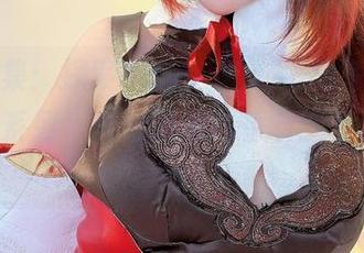 最新图集：探索Sayo Momo的冬日斯拉夫少女系列，捕捉时光与季节的优雅变迁.txt